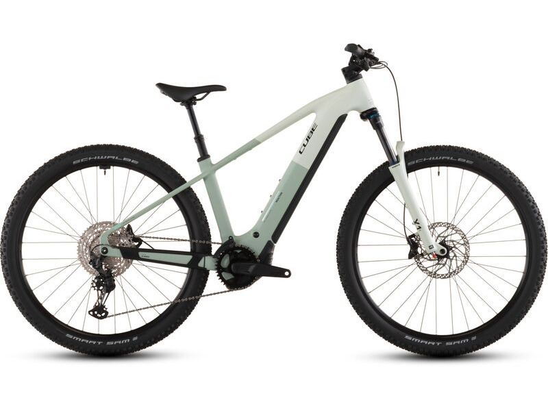 CUBE Reaction Hybrid Pro 800 click to zoom image
