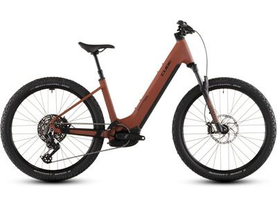 CUBE Reaction Hybrid Race 800