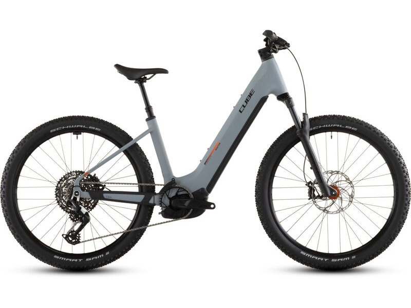 CUBE Reaction Hybrid Race 800 click to zoom image