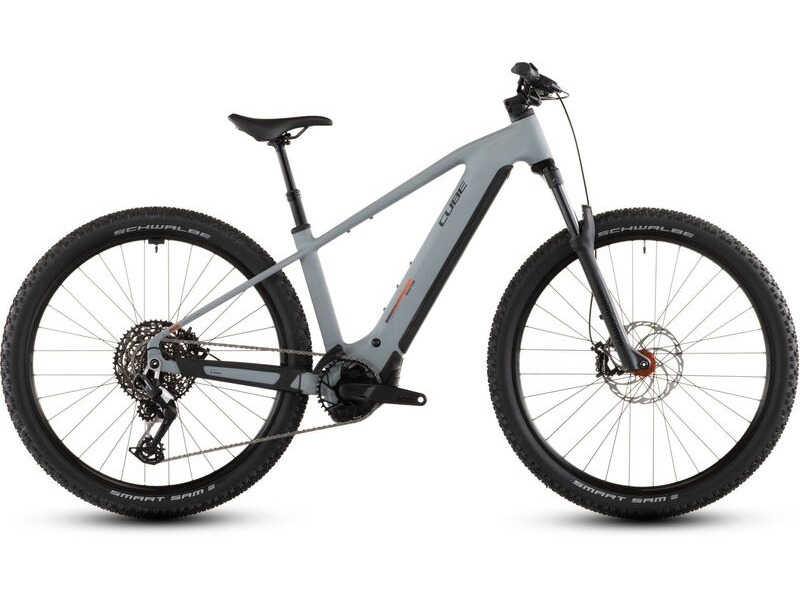 CUBE Reaction Hybrid Race 800 click to zoom image