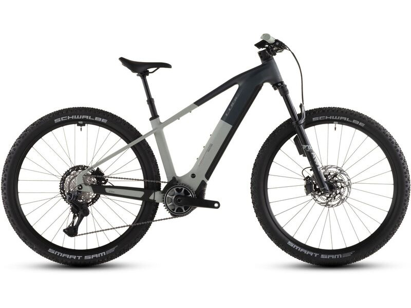 CUBE Reaction Hybrid Slt 800 click to zoom image