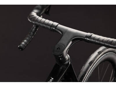 CUBE Attain C:62 Slt Carbon/white click to zoom image