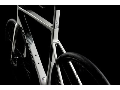 COLNAGO V3 Disc Ultegra Di2 12 Speed White 45 White/Black  click to zoom image