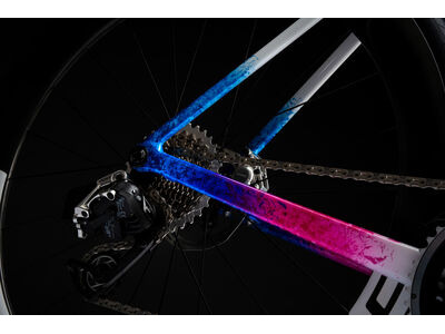 COLNAGO V5rs Disc 2025 Carbon Road Complete Bike Dura Ace Di2 click to zoom image