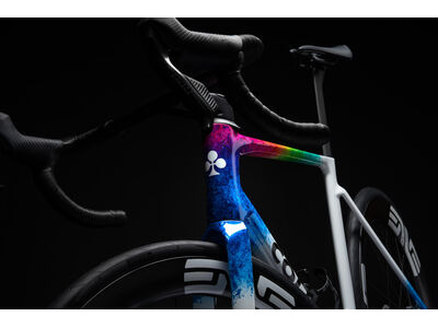 COLNAGO V5rs Disc 2025 Carbon Road Complete Bike Dura Ace Di2 click to zoom image