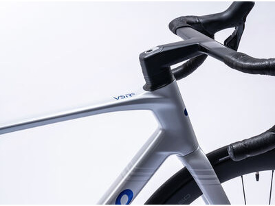 COLNAGO V5rs Disc 2025 Carbon Road Complete Bike Dura Ace Di2 White Blue click to zoom image