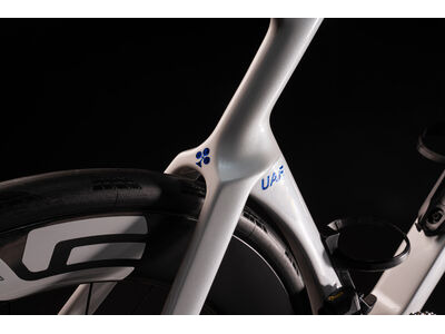 COLNAGO Y1RS Disc 2026 Carbon TT Aero Bike Dura Ace Di2 click to zoom image