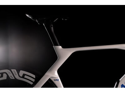 COLNAGO Y1RS Disc 2026 Carbon TT Aero Bike Dura Ace Di2 click to zoom image