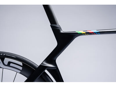 COLNAGO Y1RS Disc 2025 Carbon TT Aero Frameset click to zoom image