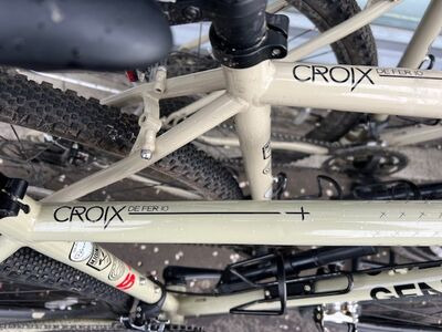 GENESIS Croix De Fer 10 Sand Medium MD Sand  click to zoom image