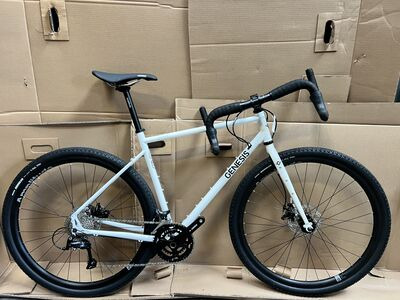 GENESIS Croix De Fer 10 Medium MD Whitehouse Family click to zoom image